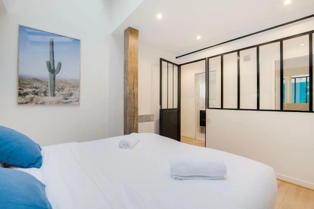 Loft Design For 8 People In Heart Of Paris