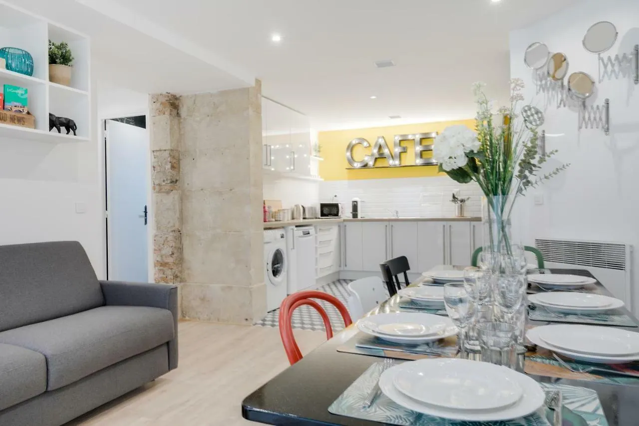 Loft Design For 8 People In Heart Of Apartment *